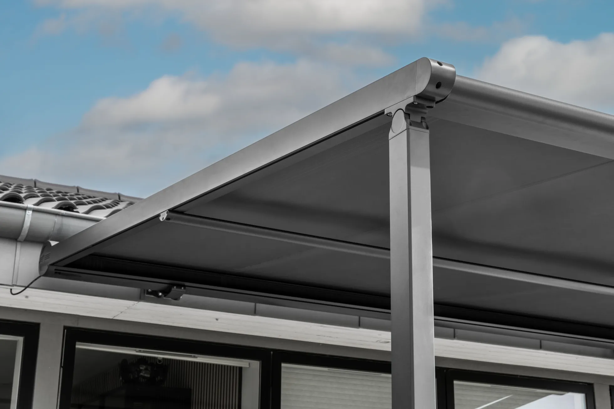 Essence elektrisk pergola markise 400x300cm antracit/antracit