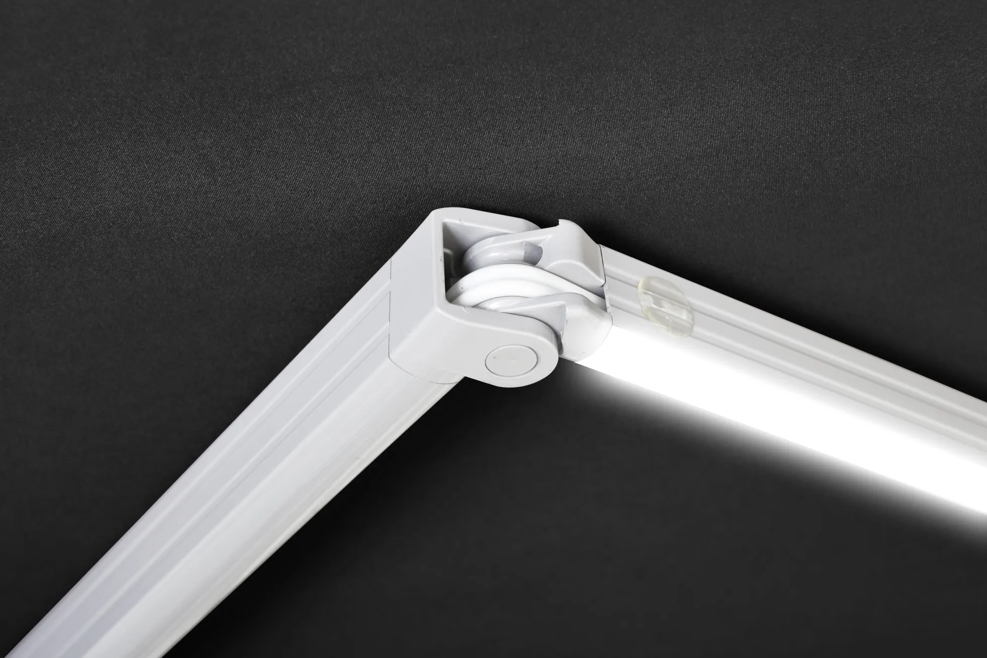 Essence Premium LED lukket 350x250cm sort/hvid