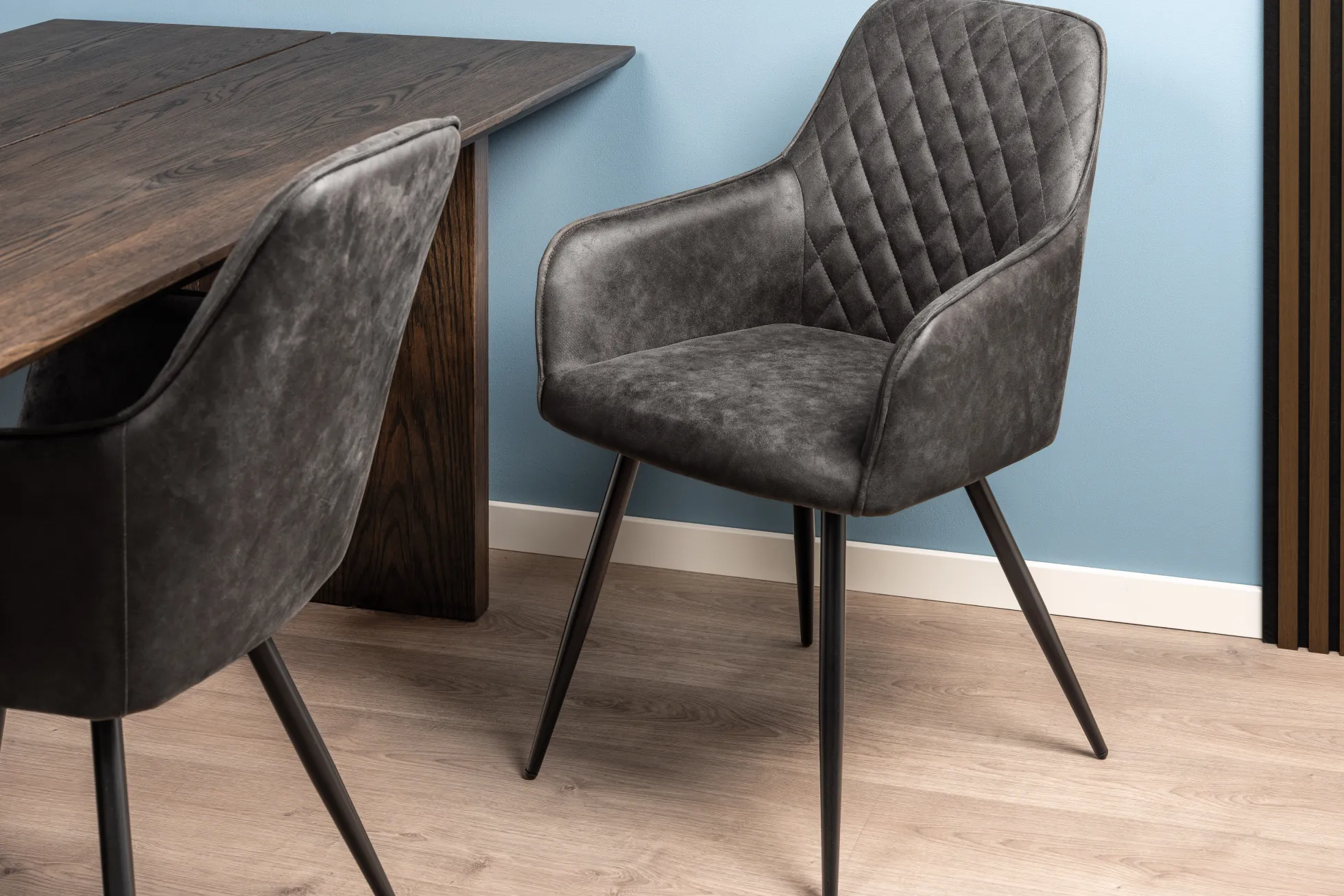 Hanne med drejefunktion suede sort