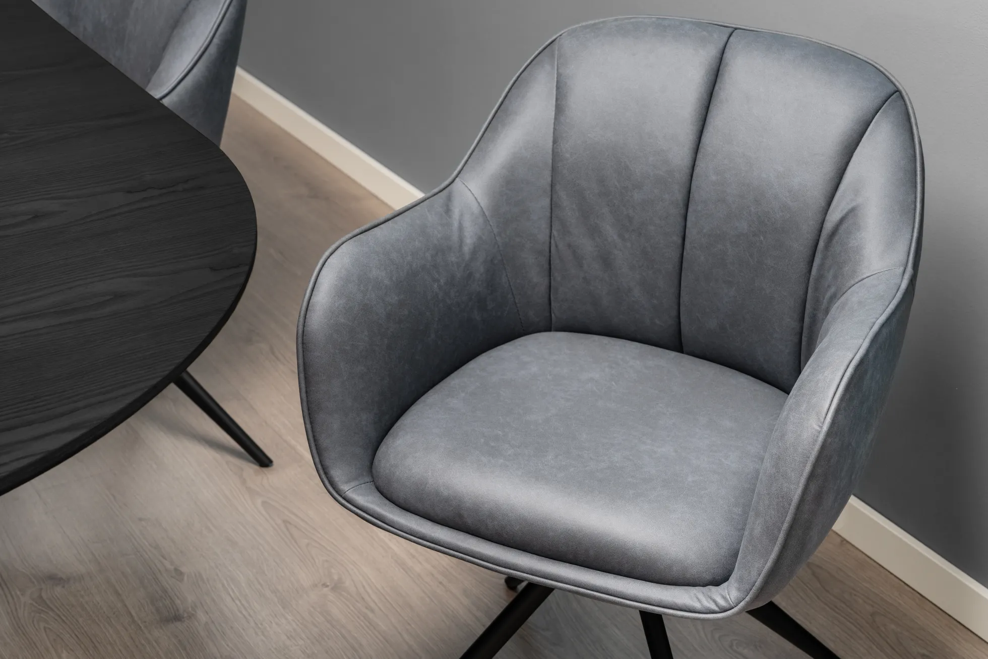 Julie med drejefunktion suede grå