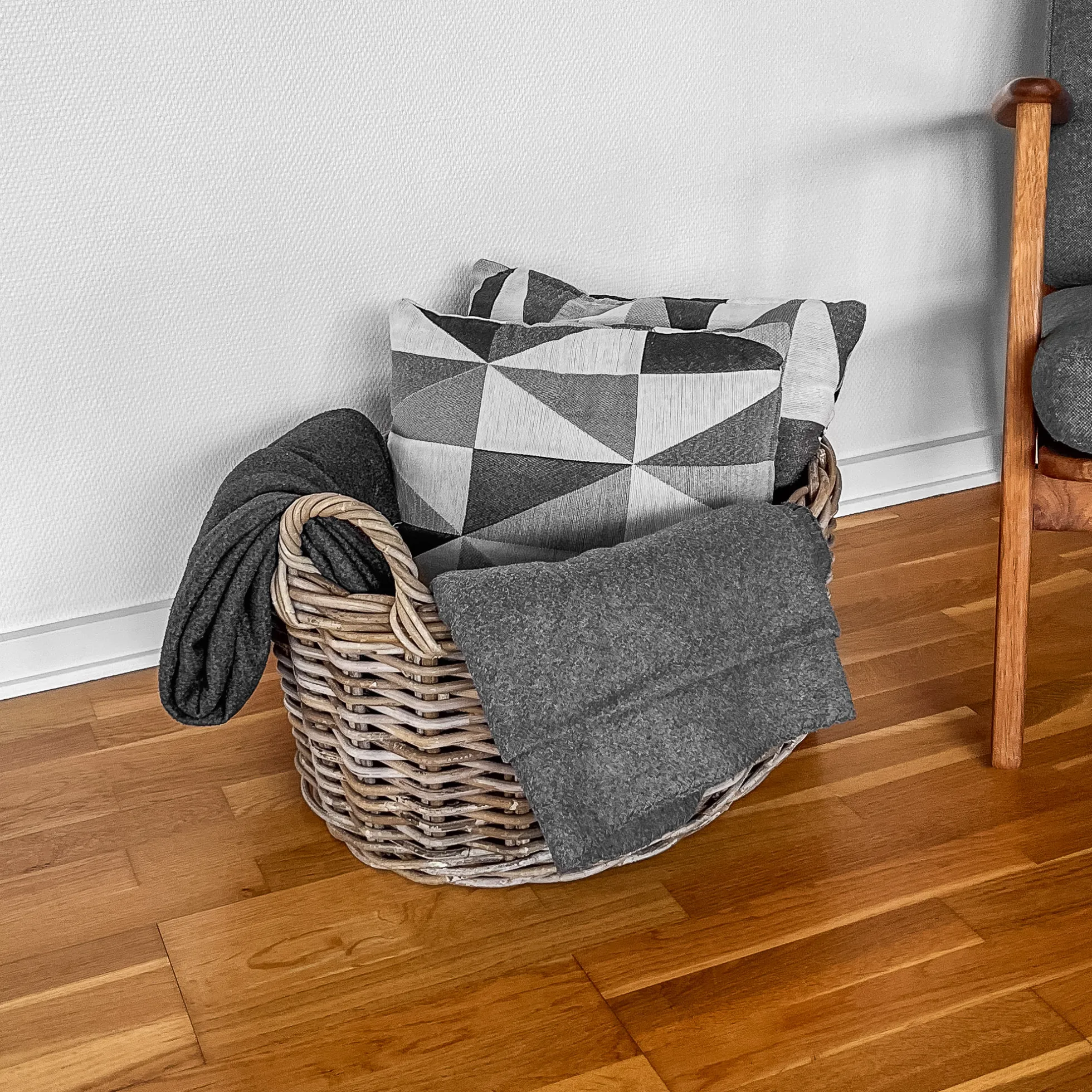 Kurv oval med håndtag 60x47x28cm