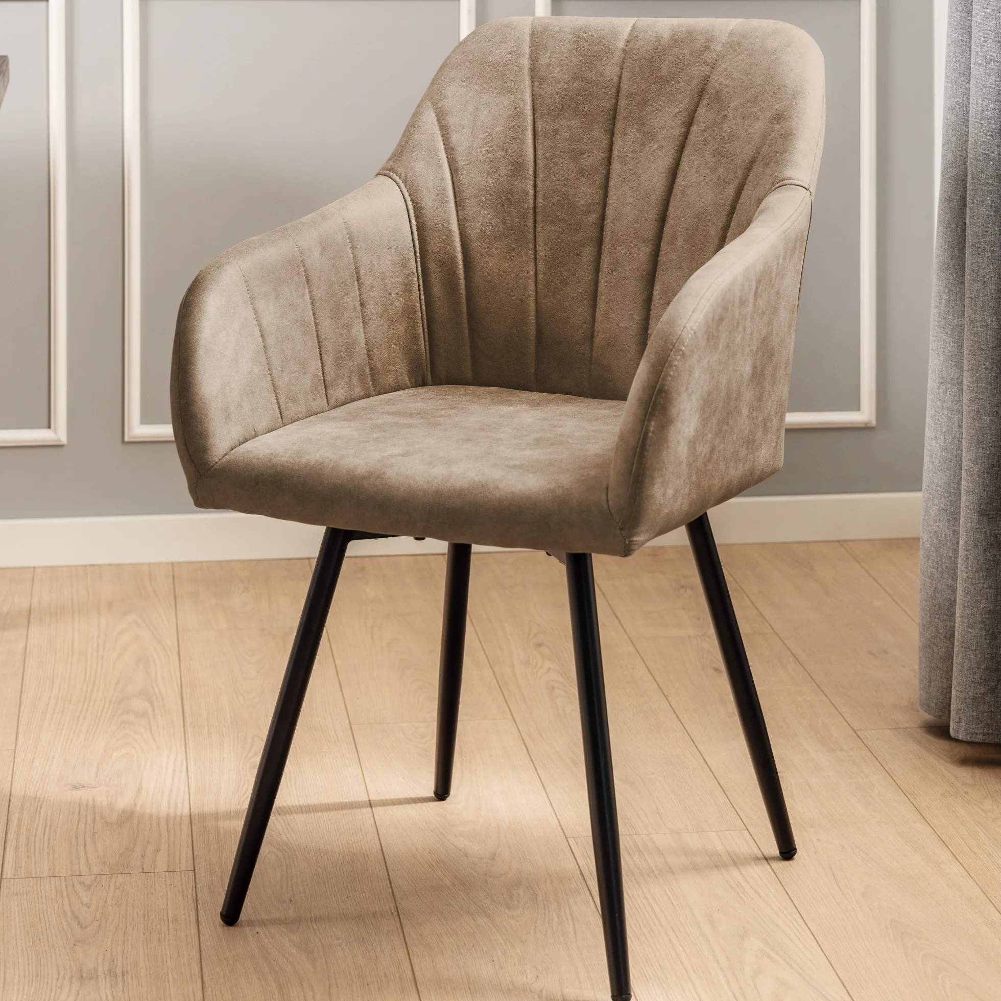Lucy med drejefunktion suede beige