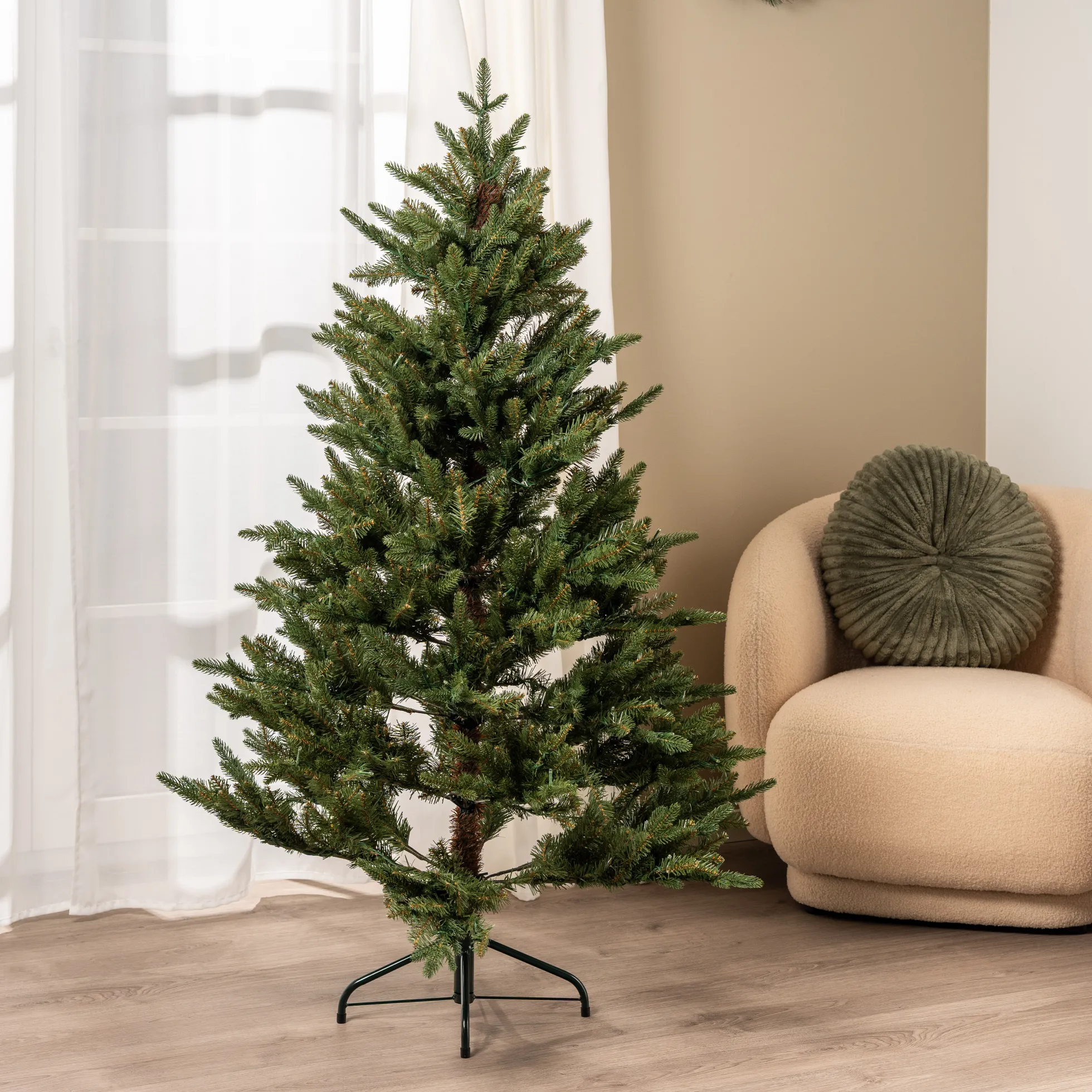 Nordisk juletræ med lys 150cm
