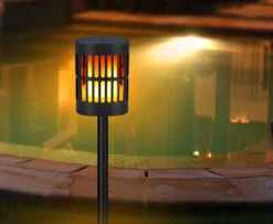 Solar lanterne med flamme